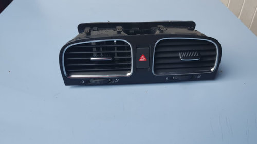 Grila aerisire centrala Volkswagen Golf 6 1.4 CAX 2009 Cod : 5K0815735D 5K0819728M