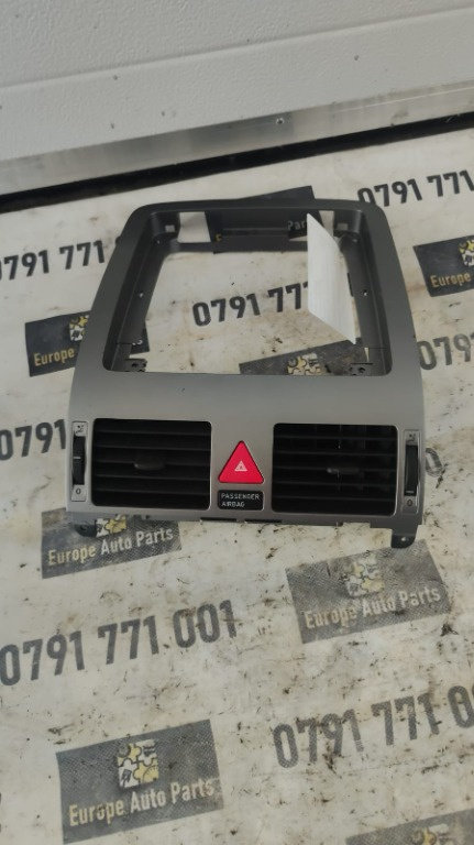 Grila aerisire centrala Vw Touran 1T2 1.4 TSI 140 Cp /103 KW cod motor BMY , an fabricatie 2009 cod ...