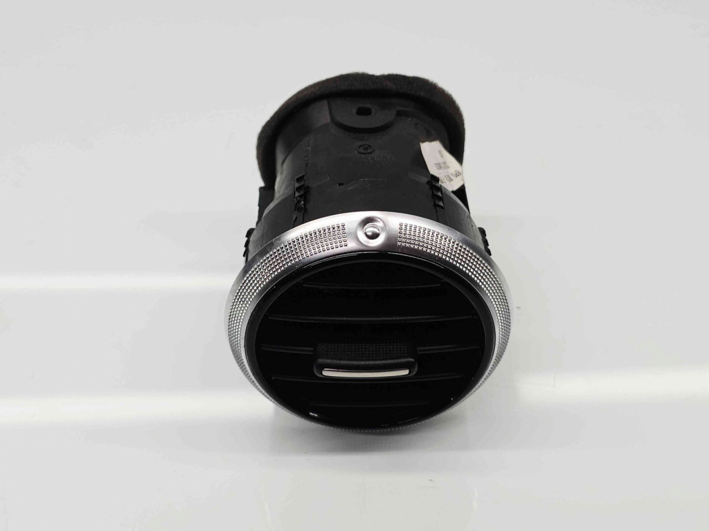 Grila aerisire dreapta Audi A3 (8P1) [Fabr 2003-2012] 8P0820901F