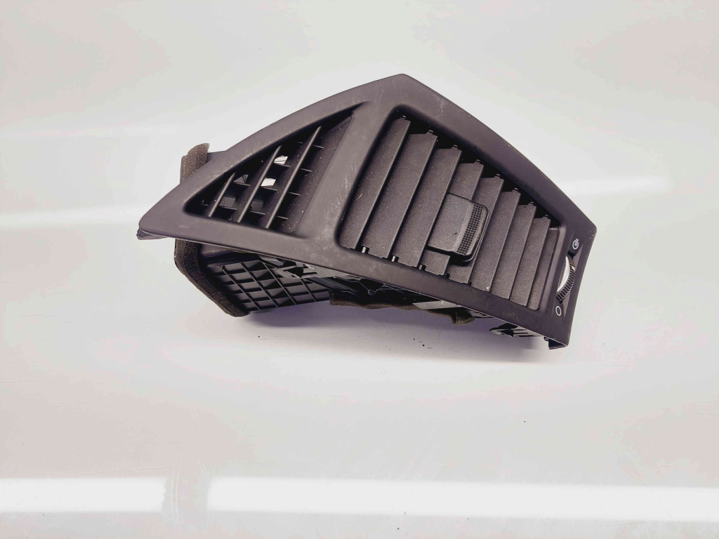 Grila aerisire dreapta Hyundai i40 Wagon [Fabr 2012-2019] OEM