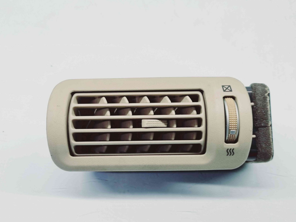 Grila aerisire dreapta Hyundai Santa Fe 2 (CM) [Fabr 2005-2012] U04467-3800