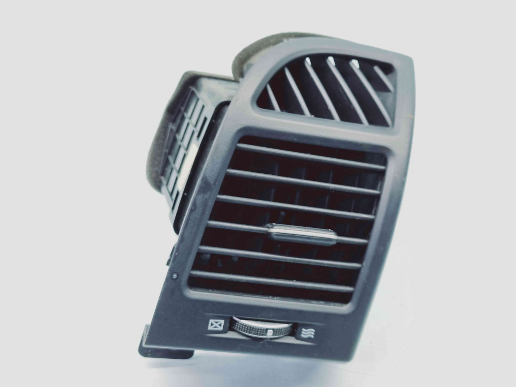 Grila aerisire dreapta Hyundai Santa Fe 2 (CM) [Fabr 2005-2012] 97490-2B000