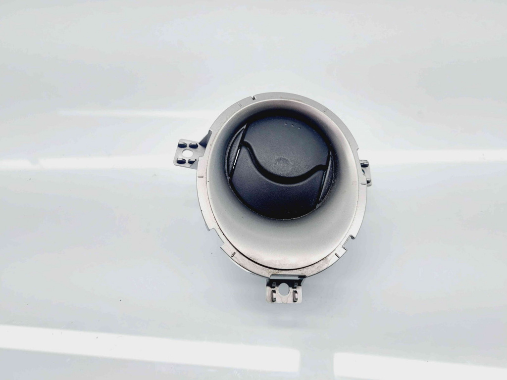 Grila aerisire dreapta Nissan Juke [Fabr 2010-2014] Hatchback 687601KE0A