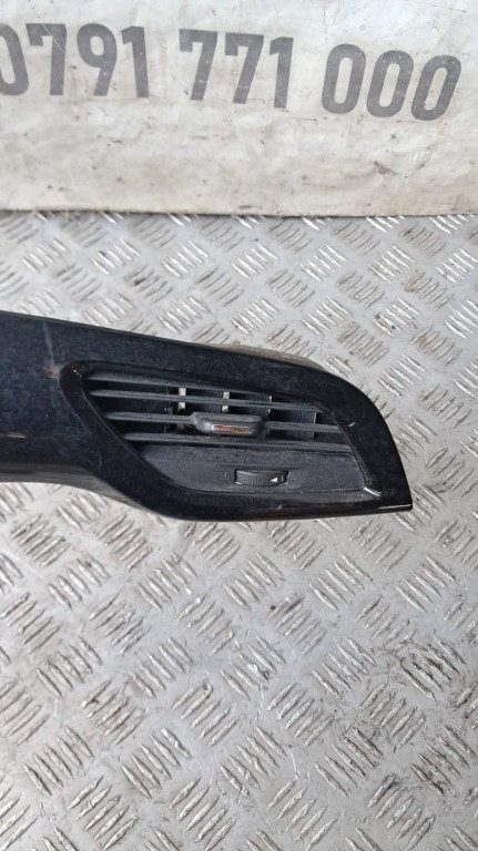 Grila aerisire dreapta Opel Corsa E 1.4 Turbo an 2017 cod 13377948
