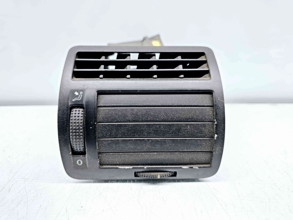 Grila aerisire dreapta Seat Alhambra (7V8,7V9) [Fabr 1997-2010] 7M3819704