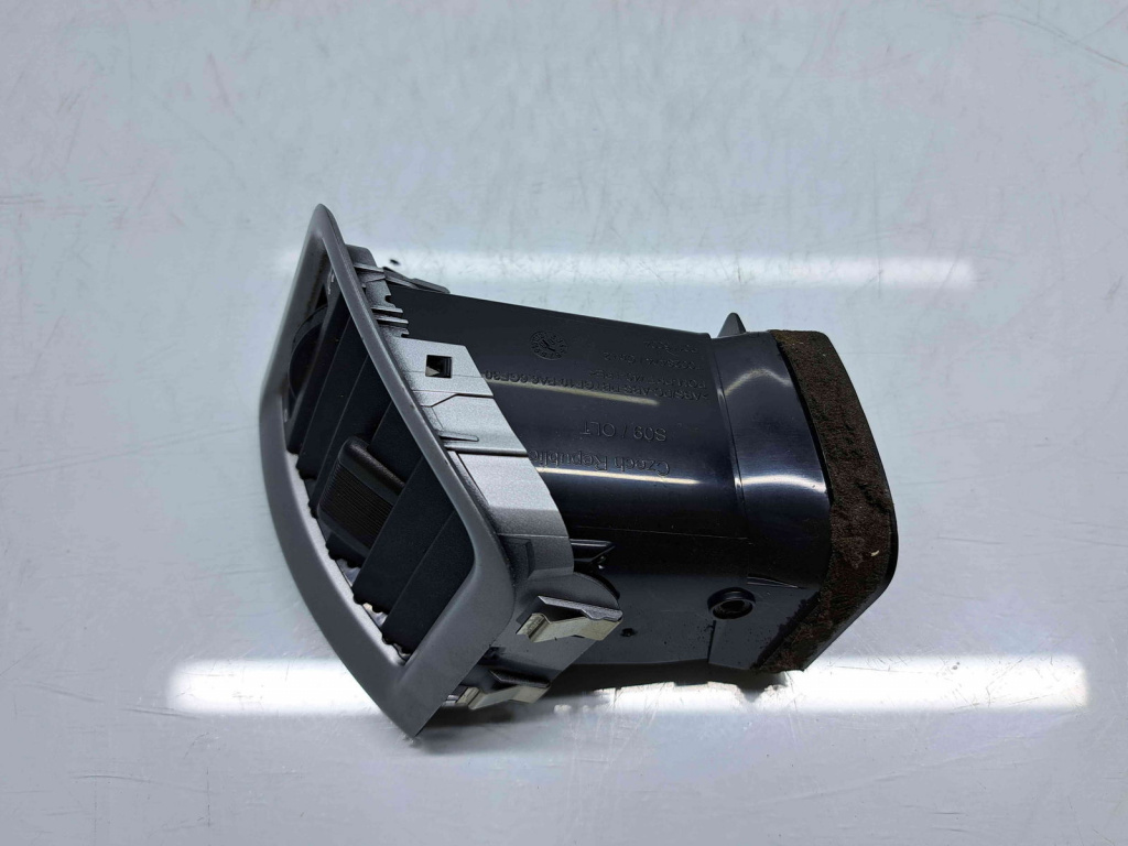 Grila aerisire dreapta Skoda Fabia 2 (5J, 542) [Fabr 2007-2014] 5J0819702E