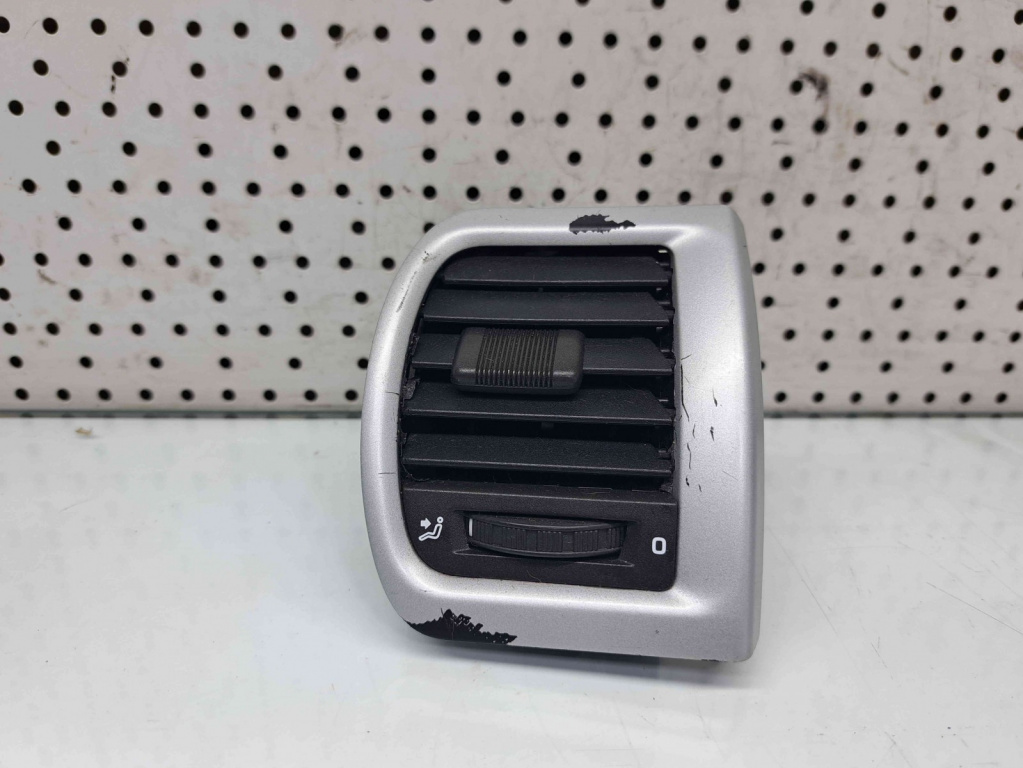 Grila aerisire dreapta Skoda Roomster (5) [Fabr 2006-2015] 5J0819702