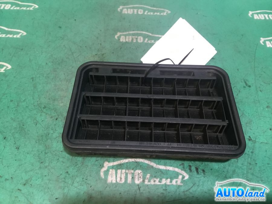 Grila Aerisire Dreapta Spate de pe Caroserie BMW 3 E90 2005