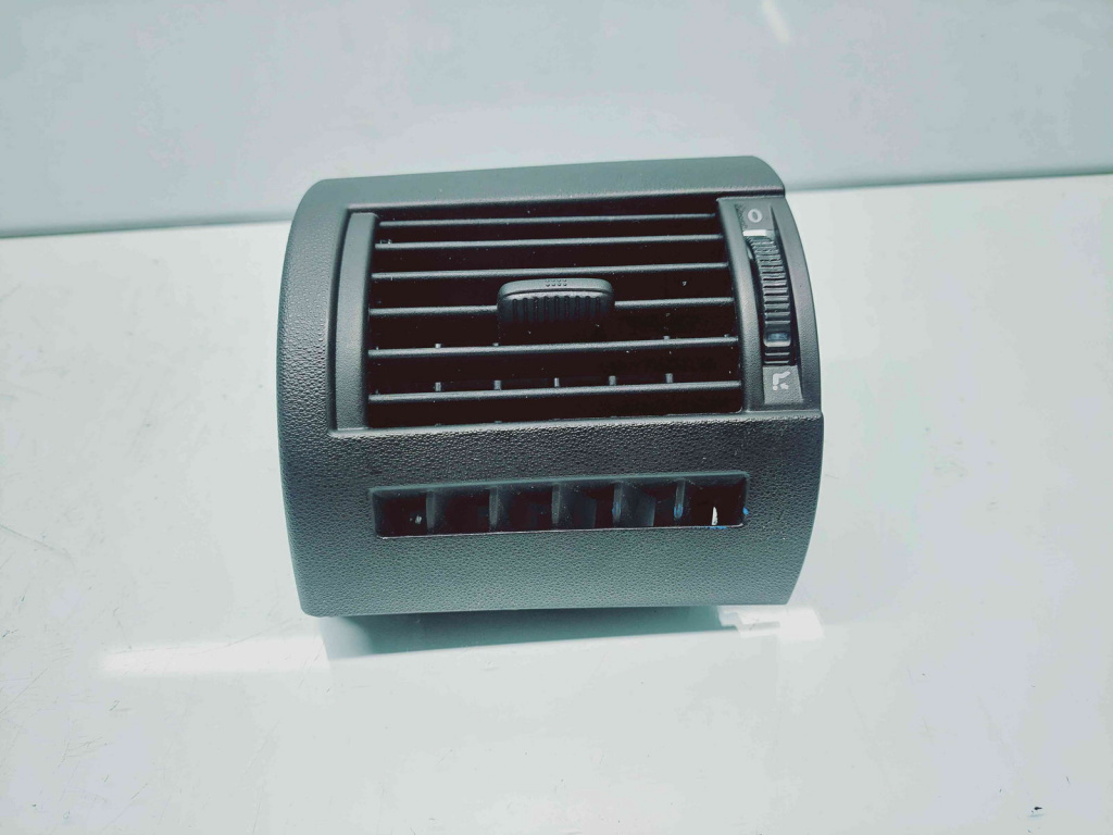 Grila aerisire dreapta Volkswagen Fox (5Z1, 5Z3) [Fabr 2003-2011] 5Z0819704
