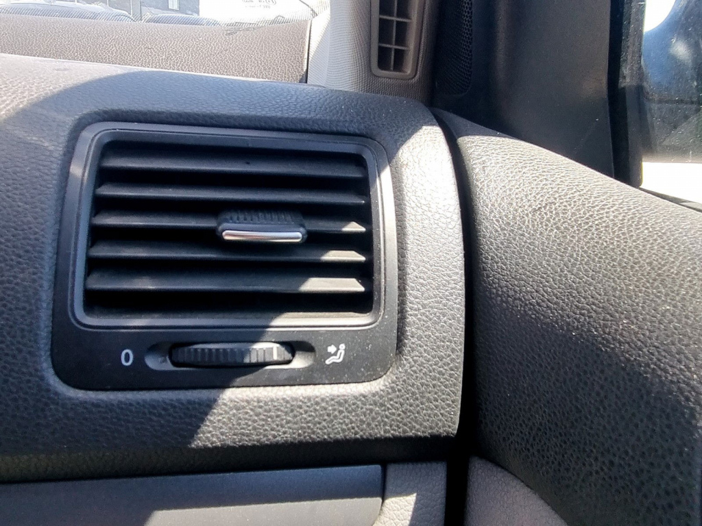 Grila aerisire dreapta Volkswagen Golf 5 Variant (1K5) [Fabr 2007-2009] 1.9 TDI BLS 77 KW / 105 CP