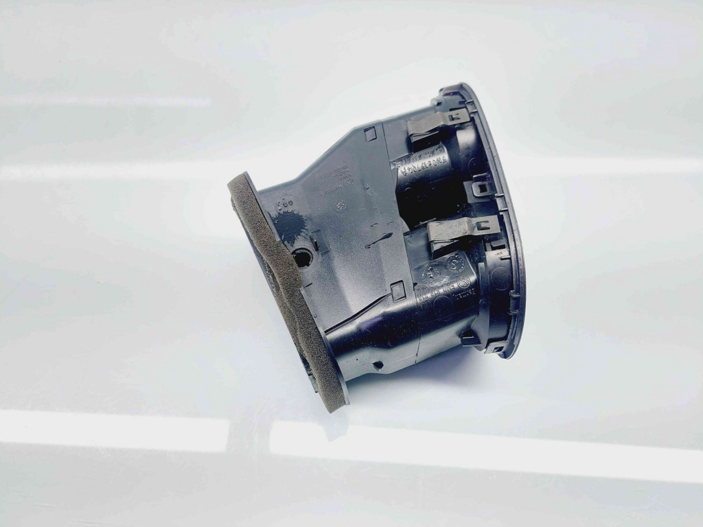 Grila aerisire dreapta Volkswagen Tiguan (5N) [Fabr 2007-2016] 5M0819710