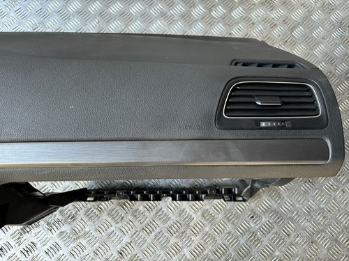 Grila aerisire dreapta Vw Golf 7 1.6 TDI 105cp / 77kw cod motor CLH ,transmisie automata, an 2013