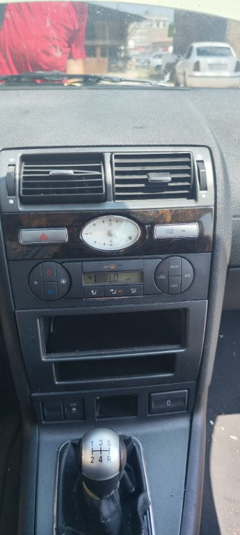 Grila aerisire Ford Mondeo 2.0 TDCI MK 3 85 Kw / 115Cp transmisie manuala , an de fabricatie 2006