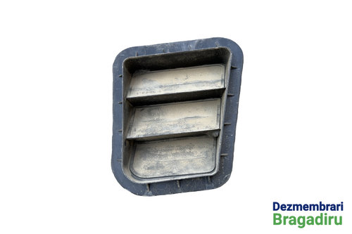 Grila aerisire portbagaj dreapta Cod: 97510-2F200 Hyundai i30 FD [2007 - 2010] Hatchback 1.6 CRDi MT...