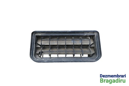 Grila aerisire portbagaj dreapta Volkswagen VW Jetta 5 [2005 - 2011] Sedan 4-usi 1.9 TDI MT (105 hp)...