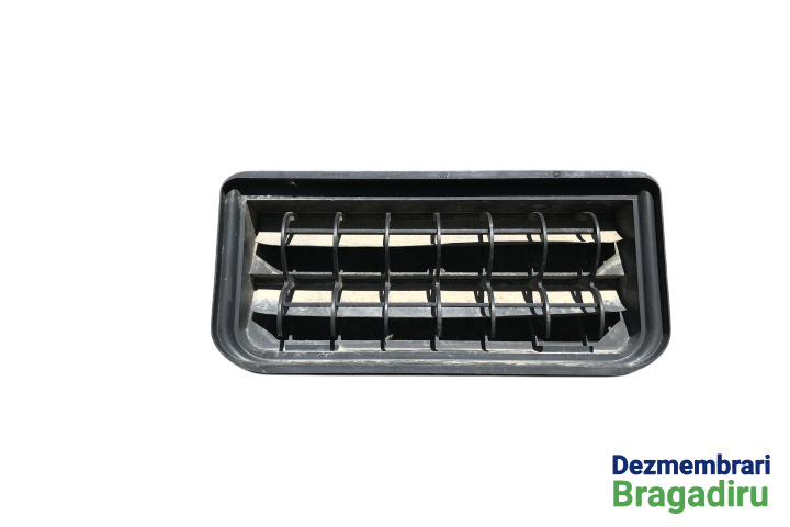 Grila aerisire portbagaj dreapta Volkswagen VW Passat B6 [2005 - 2010] wagon 5-usi 2.0 TDI MT (170 hp) Cod motor: BMR