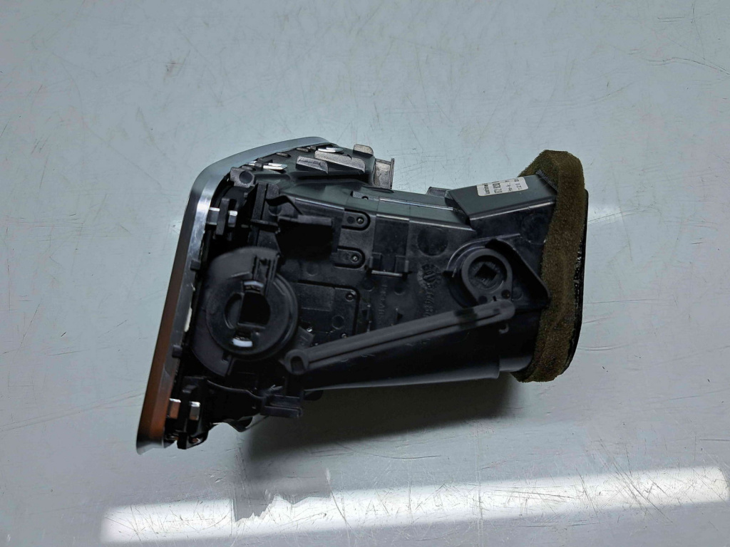 Grila aerisire stanga Audi A4 (8K5, B8) Avant [Fabr 2008-2015] 8T2820901B
