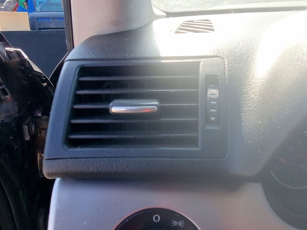 Grila aerisire stanga AUDI A4 Avant (8ED, B7) [Fabr 2004-2008] 2.0 TDI BPW 103 KW / 140CP