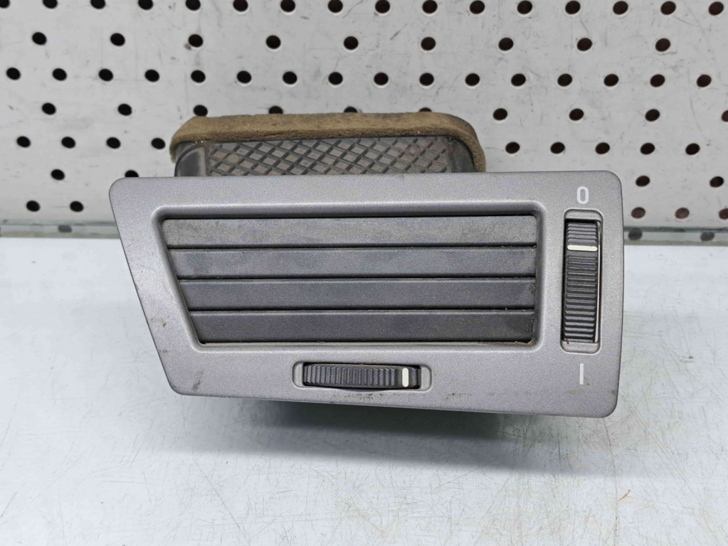Grila aerisire stanga Bmw 7 (E65, E66) [Fabr 2003-2008] 8223333