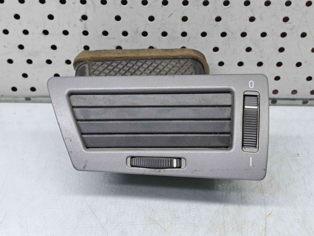 Grila aerisire stanga Bmw 7 (E65, E66) [Fabr 2003-2008] 8223333
