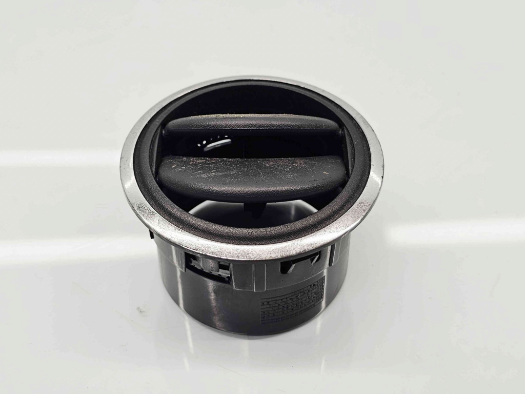 Grila aerisire stanga Dacia Duster (PH2, H79) [Fabr 2013-2017] 687604194R