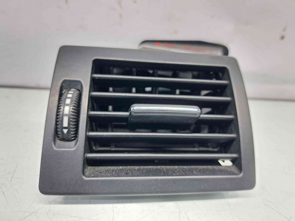Grila aerisire stanga Mercedes Clasa A (W169) [Fabr 2004-2012] A1698300154