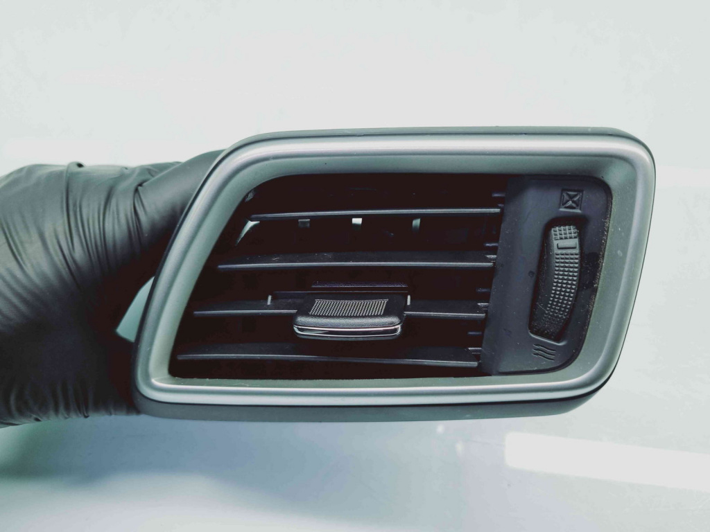 Grila aerisire stanga Nissan Qashqai (2) [Fabr 2013-2017] 687614EA0A
