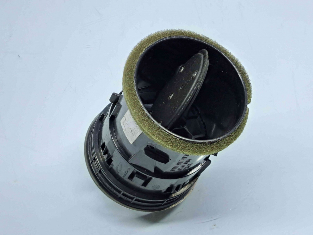 Grila aerisire stanga Nissan Qashqai [Fabr 2007-2014] 68760JD10A