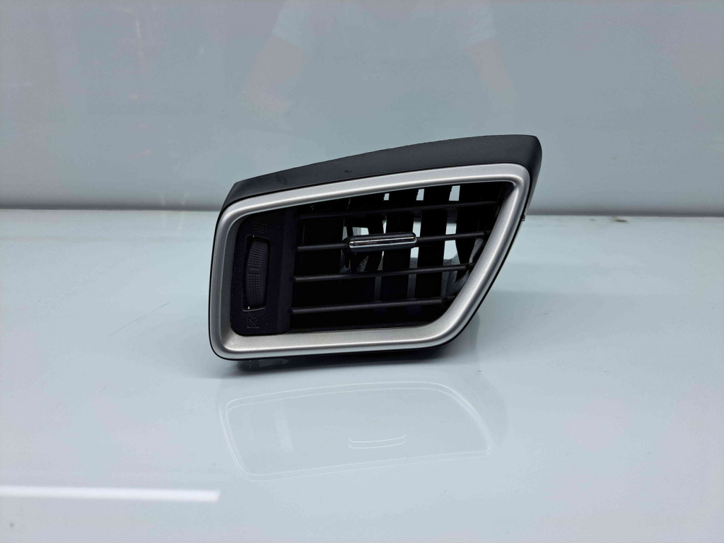 Grila aerisire stanga Nissan X-Trail (T32) [Fabr 2013-prezent] 687614BA0A