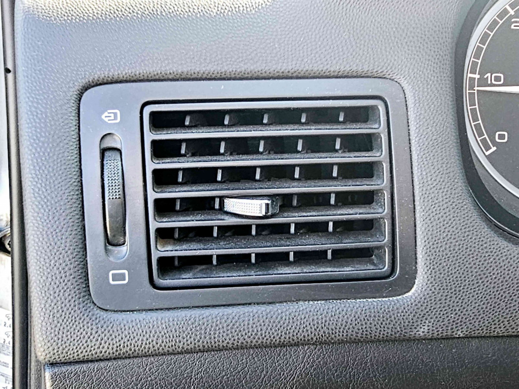 Grila aerisire stanga Peugeot 307 [Fabr 2000-2008] OEM