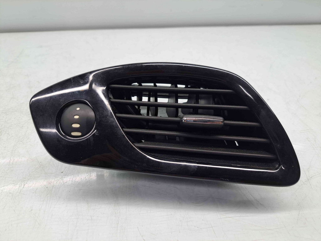 Grila aerisire stanga Renault Scenic 3 (J95) Facelift [Fabr 2009-2015] 1012124