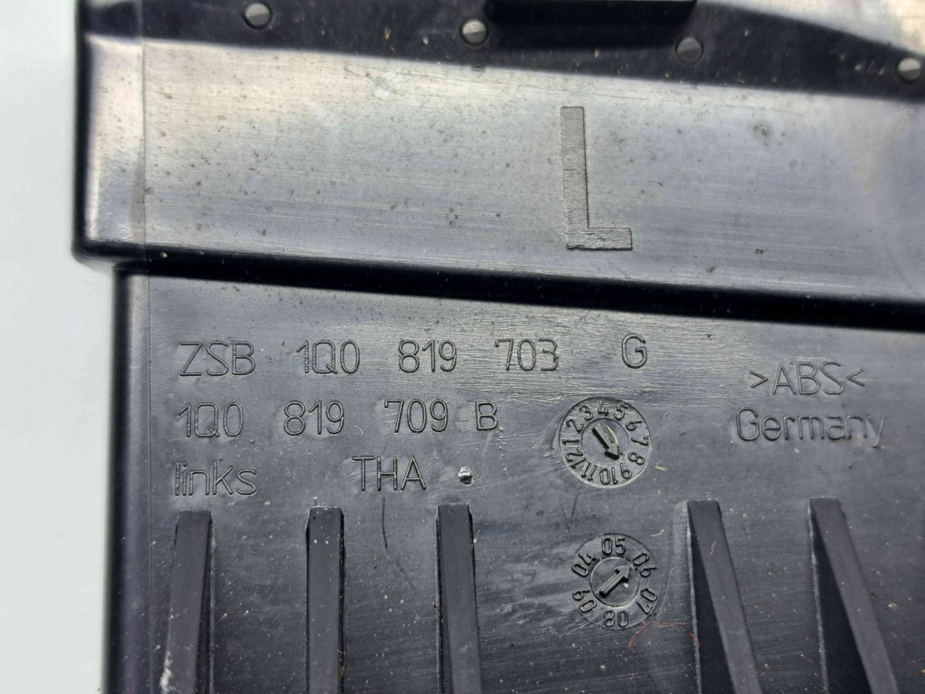 Grila aerisire stanga Volkswagen Eos (1F7, 1F8) [Fabr 2006-2015] 1Q0819703G 1Q0819709B
