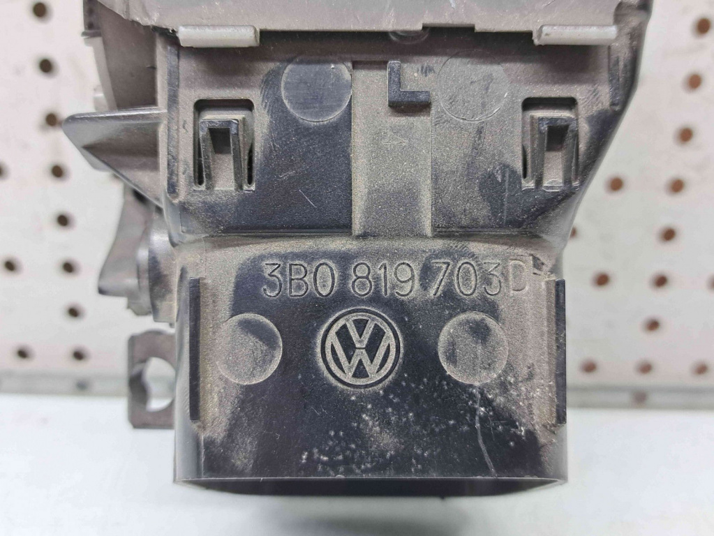 Grila aerisire stanga Volkswagen Passat B5.5 (3B3) [Fabr 2000-2004] 3B0819703
