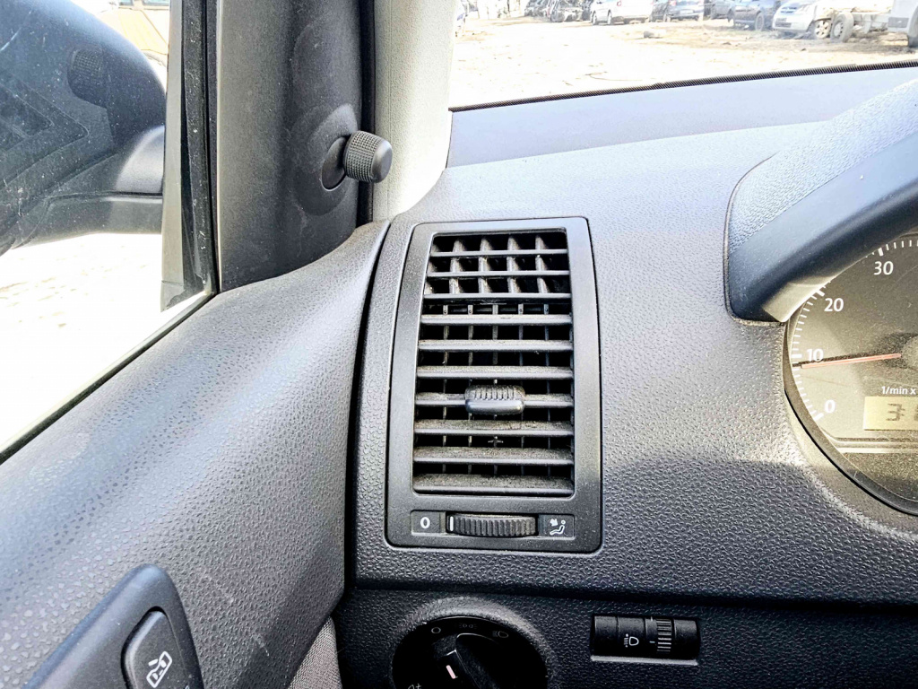 Grila aerisire stanga Volkswagen Polo (9N) [Fabr 2001-2008] OEM