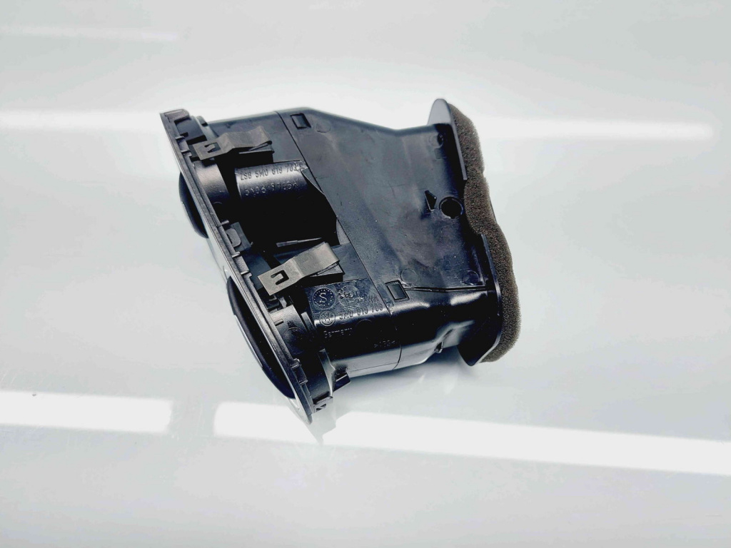 Grila aerisire stanga Volkswagen Tiguan (5N) [Fabr 2007-2016] 5M0819709