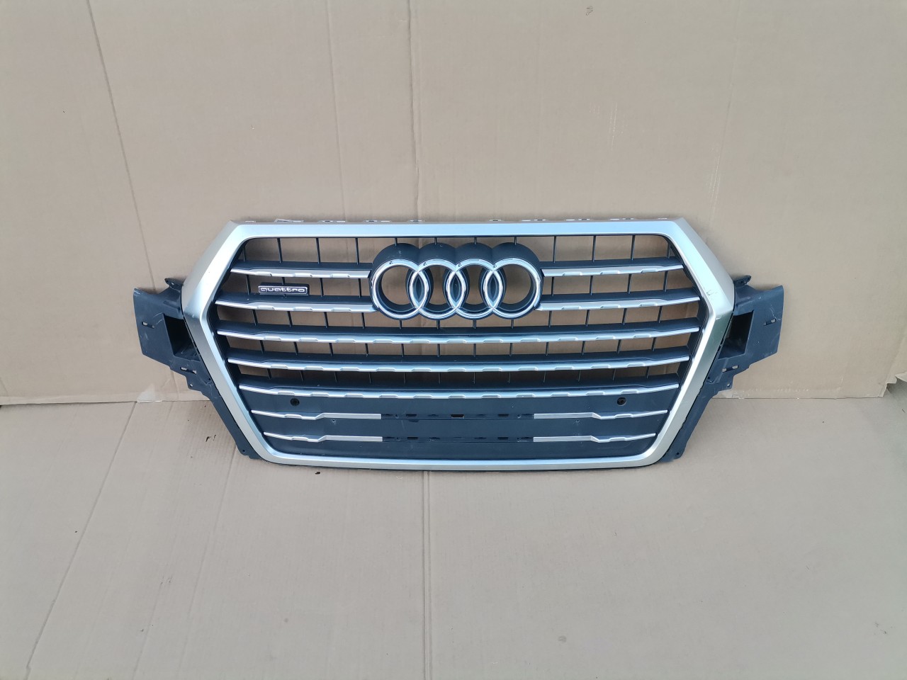 Grila Audi Q7 S-line (2015-2019) cod 4M0853651F / 4M0853651G