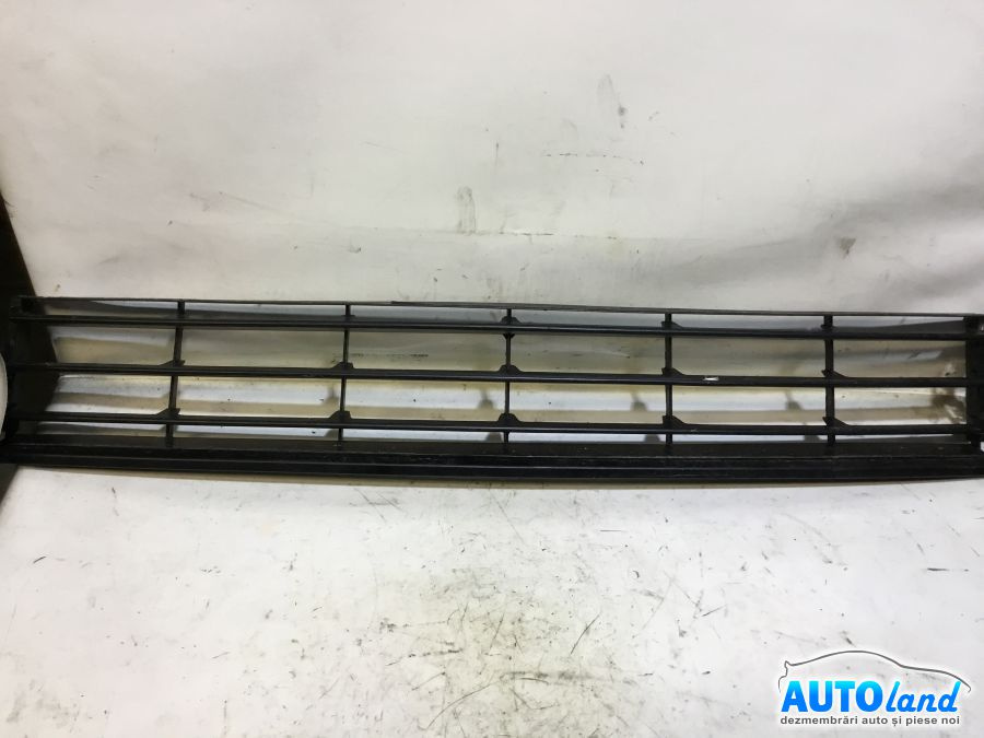 Grila Bara Centrala Volkswagen PASSAT 3AA,B7 2011