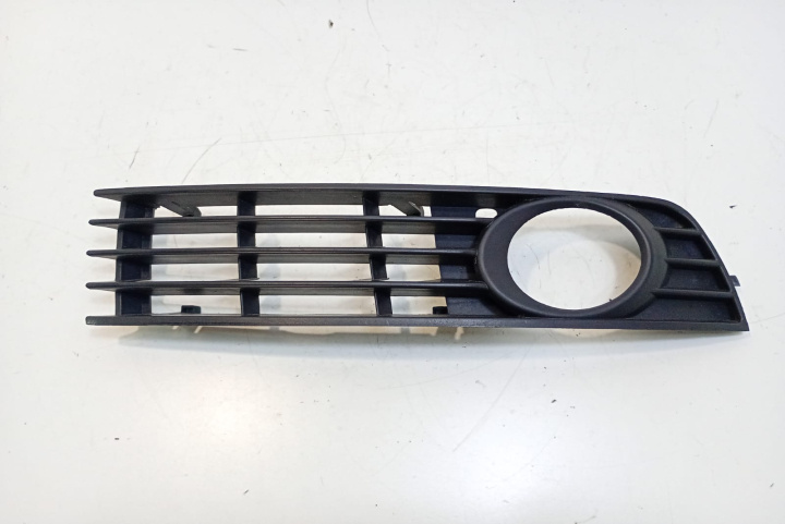 Grila bara dreapta 154462502R Audi A4 B6 [2000 - 2005]