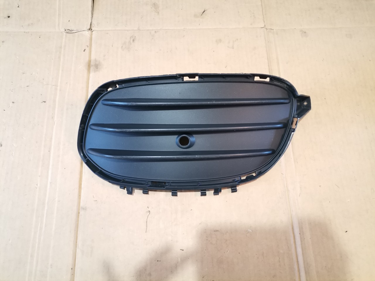 Grila bara dreapta Mercedes GLA X156 (2017-2020) cod A1568858800