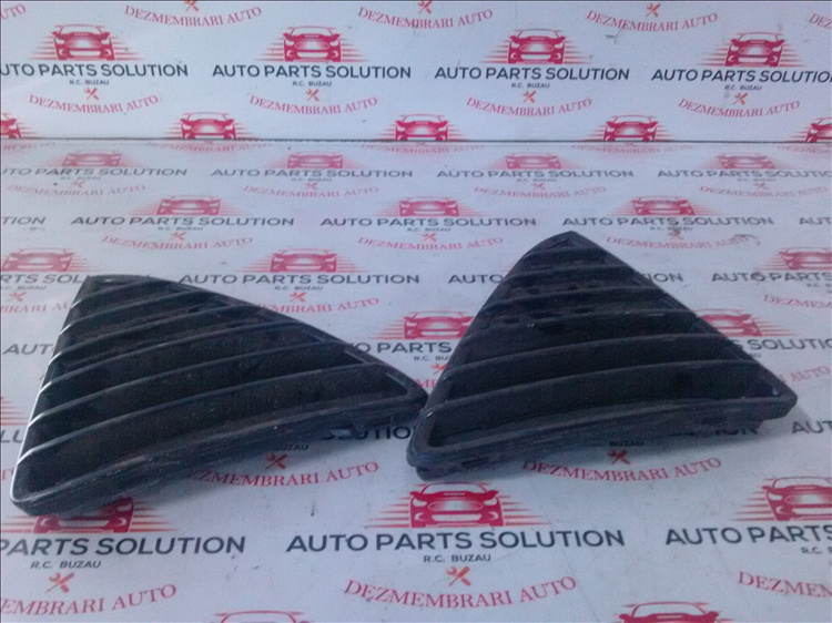 Grila bara fata ( 2 buc ) FORD FOCUS 3 1.6 d an fabr. 2012