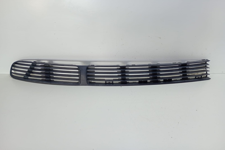 Grila bara fata 3B0853677B Volkswagen VW Passat B5 [1996 - 2000]