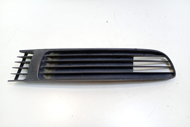 Grila bara fata 3B0853678 Volkswagen VW Passat B5 [1996 - 2000]
