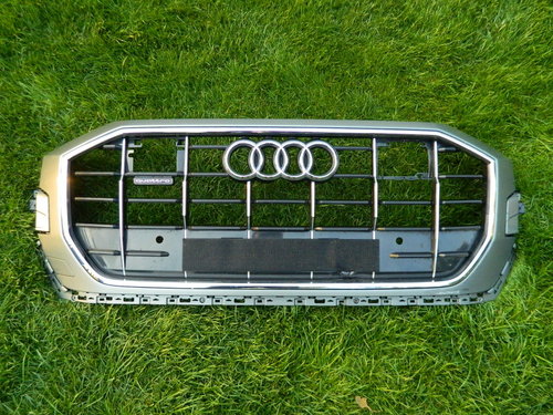 Grila bara fata Audi Q8 S-Line model 2019-2021 cod 4M8853651D