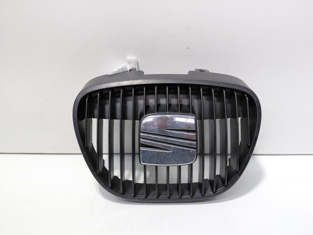 Grila bara fata centrala cu sigla, cod 6L0853651, Seat Ibiza 4 (6L1) (id:698285)