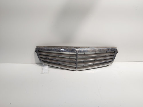 Grila bara fata centrala cu sigla, cod A2048801283, Mercedes Clasa C (W204) facelift (id:693523)