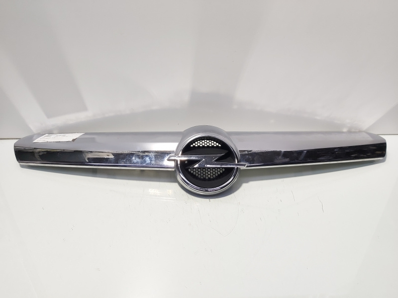Grila bara fata centrala cu sigla, Opel Corsa D (id:674180)
