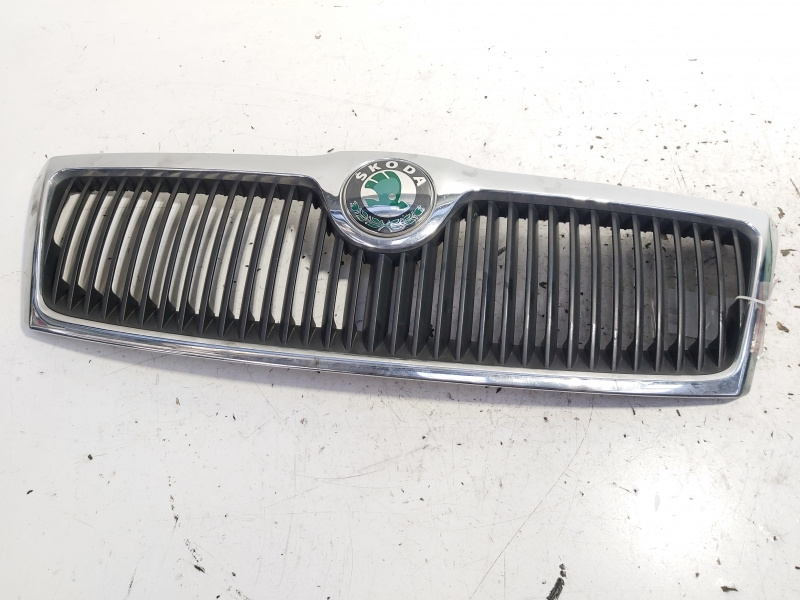 Grila bara fata centrala cu sigla, Skoda Octavia 2 Combi (1Z5) (id:621311)