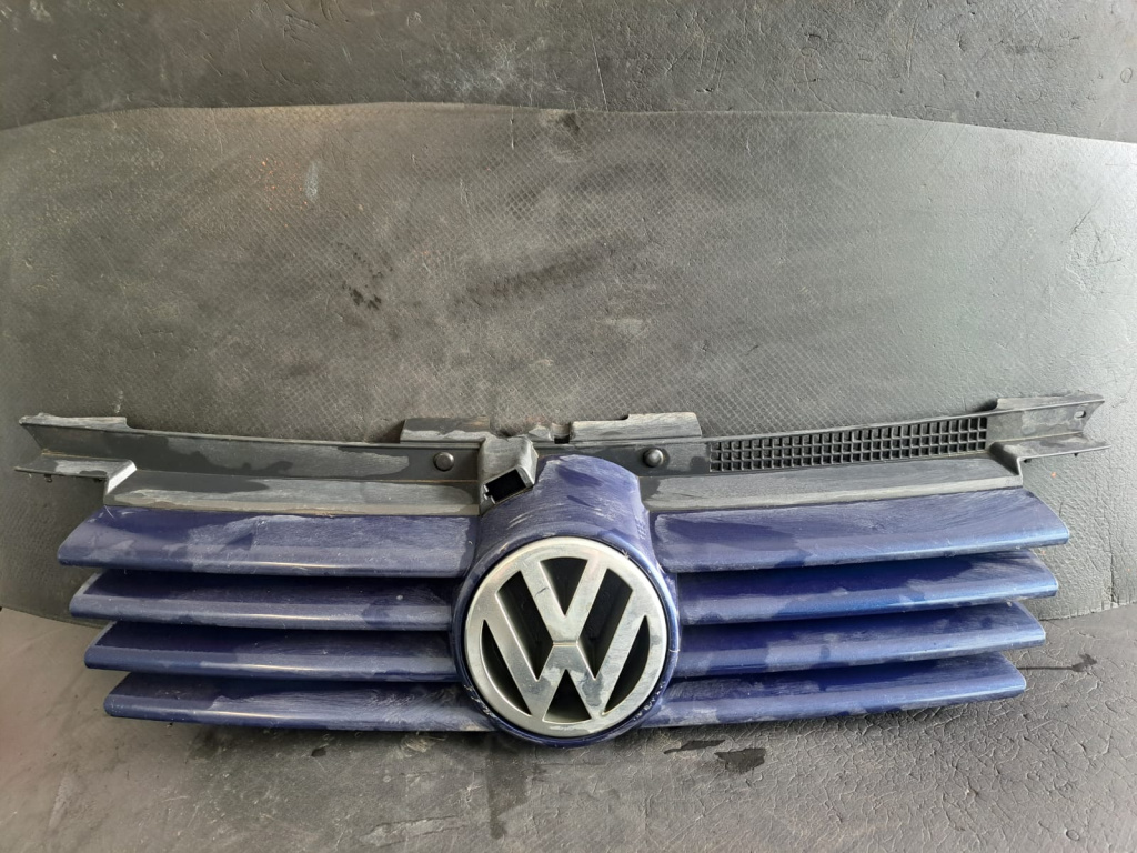 Grila bara fata centrala cu sigla Vw Bora combi (1J6) - COD 1J5853655C