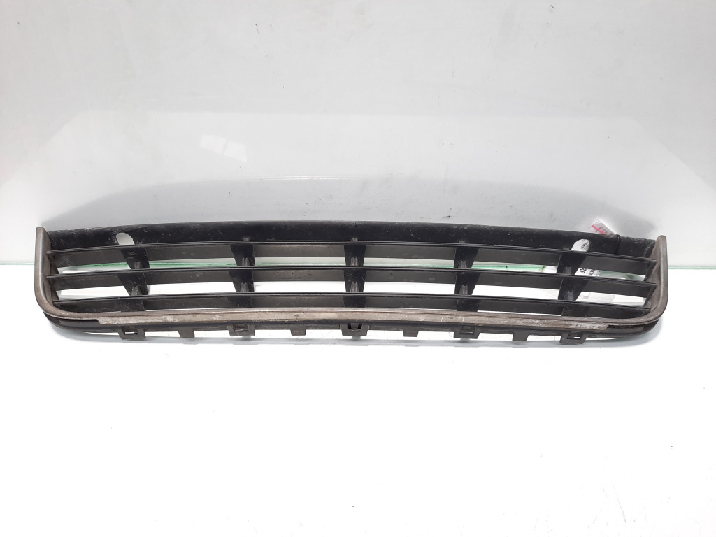 Grila bara fata centrala jos, cod 3C0853677, Vw Passat Variant (3C5) (id:473195)