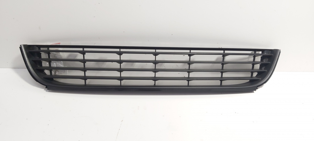 Grila bara fata centrala jos, cod 5M0853677D, VW Golf 5 Plus (5M1) (id:689027)